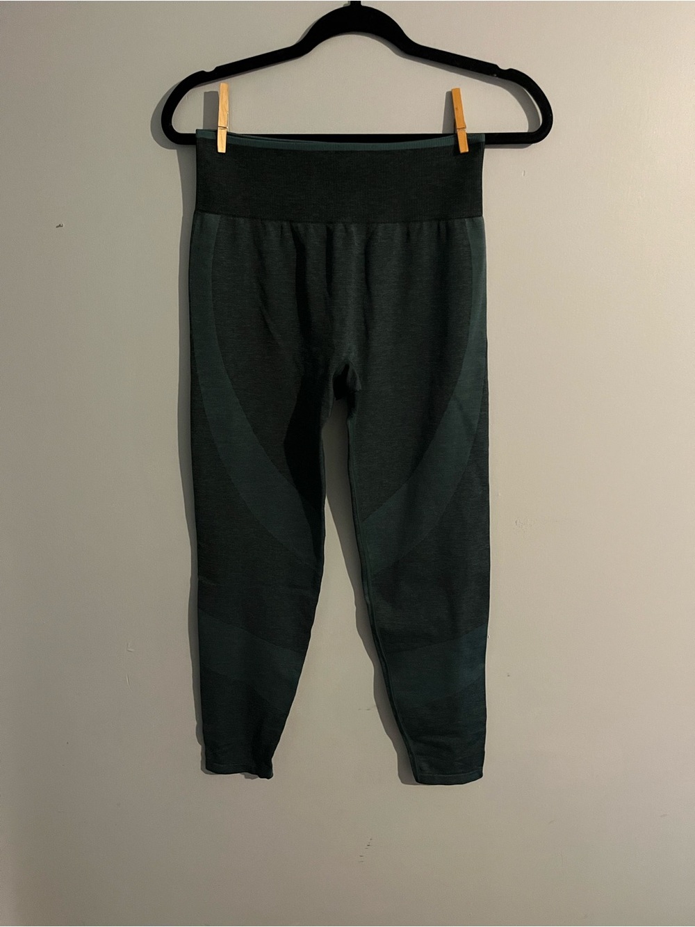PINK Victoria's Secret Dark Green Seamless high waisted leggings size medium
